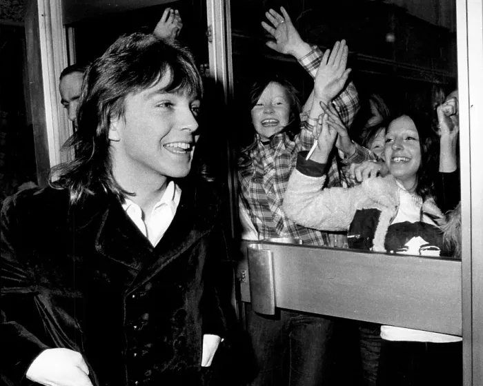 Framed Print : David Cassidy with fans 1973 Framed Print : David Cassidy with fans 1973