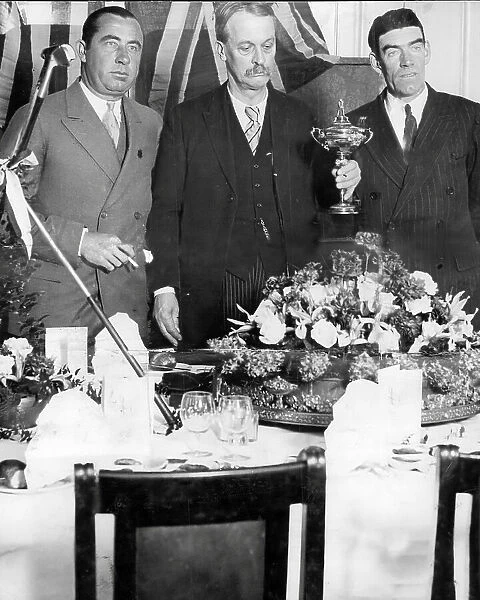 Donor of the Ryder cup Samuel Ryder with Walter Hagen (left) and George Duncan(right) 18 / 04 / 1929