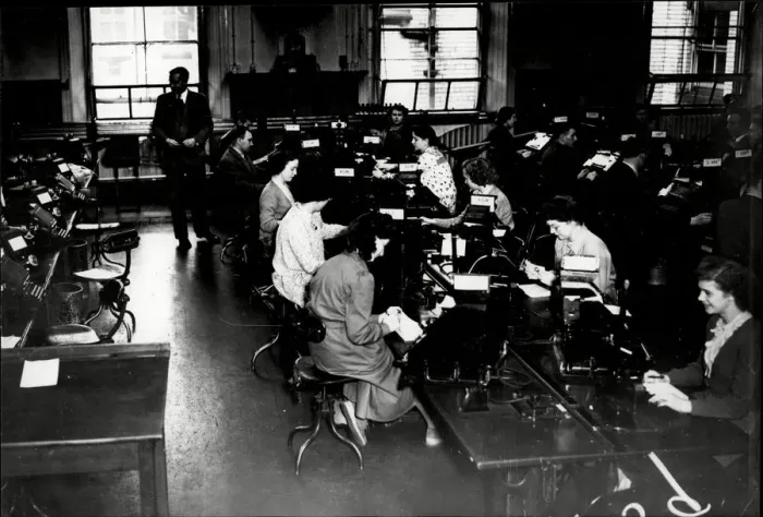 Framed Print : Edinburgh telegram workers 1950