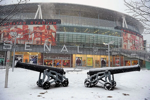 The Emirates Stadium in the snow 2010