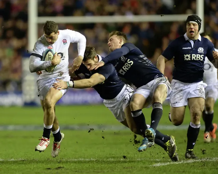Framed Print : England's Jonny May runs with the ball as he evades a tackle Framed Print : England's Jonny May runs with the ball as he evades a tackle