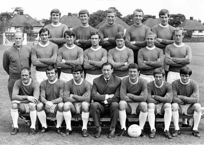 Framed Print : Everton FC team group, 1968 / 69 season. Back Row Roger Kenyon, An Framed Print : Everton FC team group, 1968 / 69 season. Back Row Roger Kenyon, An