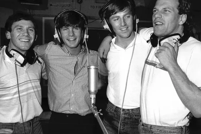 Framed Print : Everton footballers (L-R) Peter Reid, Graeme Sharp, Gary Stevens and Andy Gray, recording Everton football team's FA Cup Final song at Abbey Road Framed Print : Everton footballers (L-R) Peter Reid, Graeme Sharp, Gary Stevens and Andy Gray, recording Everton football team's FA Cup Final song at Abbey Road