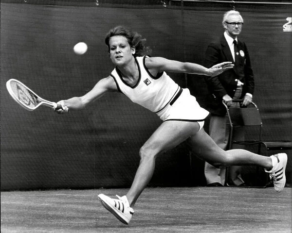 Evonne Goolagong  /  Evonne Cawley, tennis player in action at Wimbledon, 1979