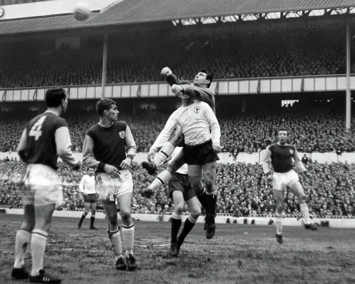 Framed Print : FA Cup 4th round Tottenham Hotspur v Burnley 1966