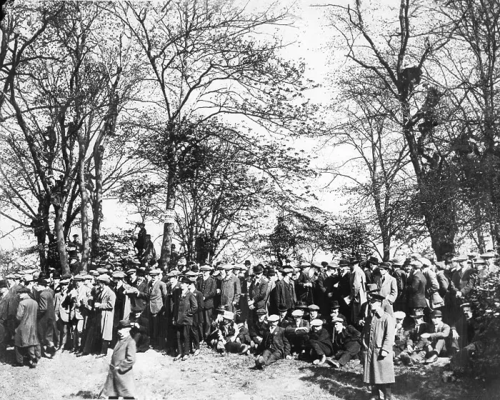 Framed Print : FA Cup Final crowd 1914 at Crystal Palace Framed Print : FA Cup Final crowd 1914 at Crystal Palace