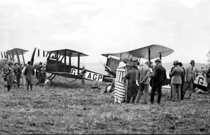 Framed Print : The first Kings Cup race at Croydon - aircraft lined up in 1922 Framed Print : The first Kings Cup race at Croydon - aircraft lined up in 1922