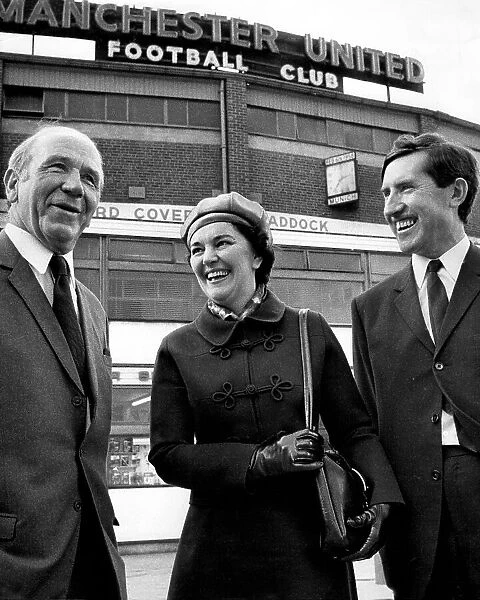Frank O'Farrell, with his wife Anne and Sir Matt Busby 1971
