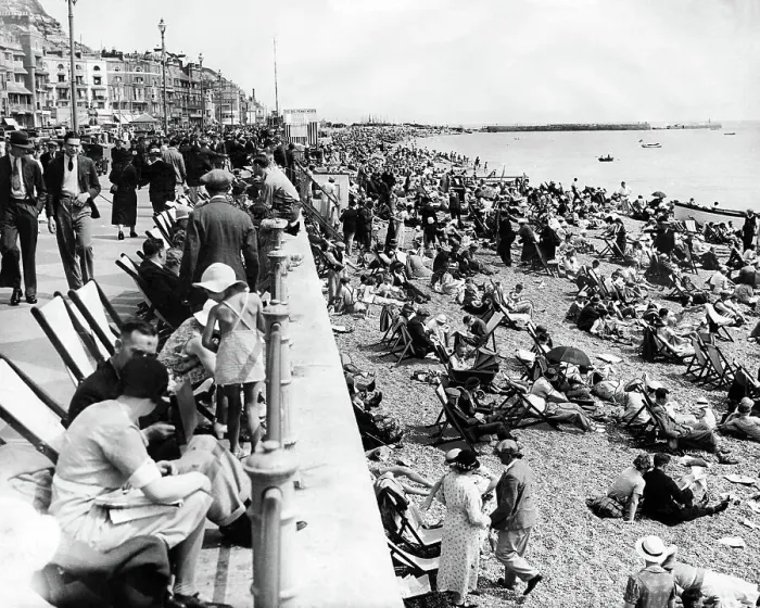 Framed Print : Hastings Beach 1935 Framed Print : Hastings Beach 1935