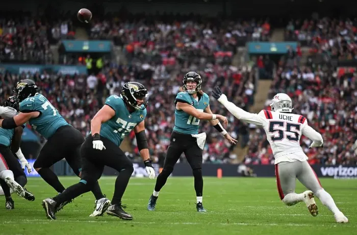 Framed Print : Jacksonville Jaguars v New England Patriots. Wembley stadium, London 2024 Framed Print : Jacksonville Jaguars v New England Patriots. Wembley stadium, London 2024
