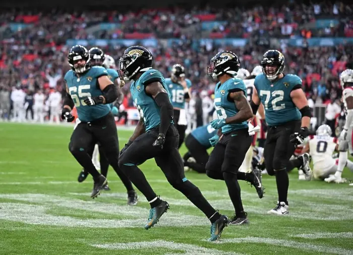 Framed Print : Jacksonville Jaguars v New England Patriots. Wembley stadium, London 2024 Framed Print : Jacksonville Jaguars v New England Patriots. Wembley stadium, London 2024