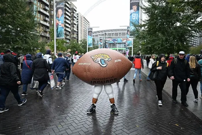 Framed Print : Jacksonville Jaguars v New England Patriots. Wembley stadium, London 2024 Framed Print : Jacksonville Jaguars v New England Patriots. Wembley stadium, London 2024