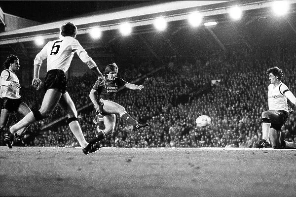 Jan Molby scores in the Milk Cup 1985