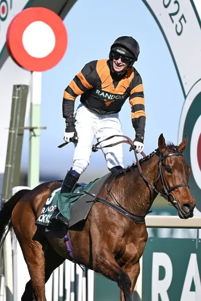 Jockey Patrick Mullins wins on Nick Rockett - The Northcliffe