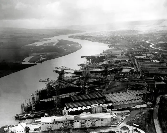 Framed Print : John Browns Shipyard, Clydebank, 1957 Framed Print : John Browns Shipyard, Clydebank, 1957