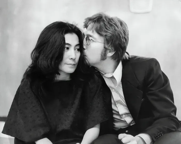 Framed Print : John Lennon and Yoko Ono 1971 Framed Print : John Lennon and Yoko Ono 1971