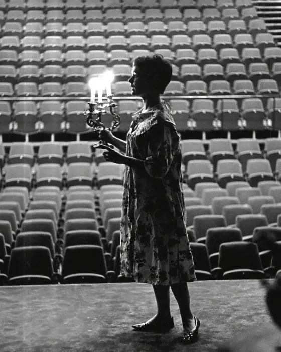 Framed Print : Judi Dench in 1965 Framed Print : Judi Dench in 1965