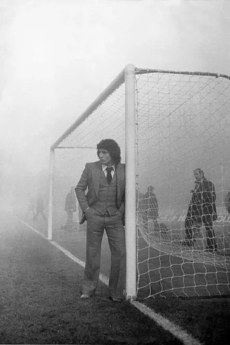 Framed Print : Kevin Keegan at foggy Wembley 1979 Framed Print : Kevin Keegan at foggy Wembley 1979
