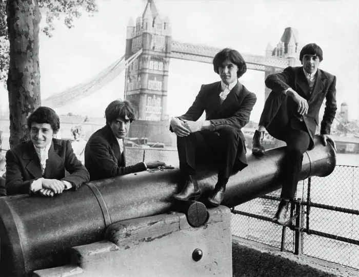 Framed Print : The Kinks at Tower Bridge, 1964 Framed Print : The Kinks at Tower Bridge, 1964