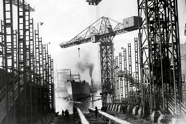 Launch of destroyer HMS Decoy 1949