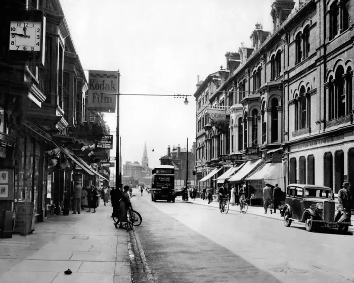 Framed Print : London Road, Lowestoft 1937 Framed Print : London Road, Lowestoft 1937