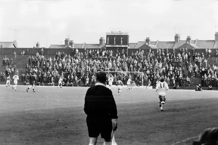Framed Print : Luton Town v Bradford City 1965 Framed Print : Luton Town v Bradford City 1965
