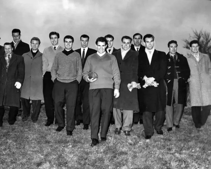 Framed Print : Malcolm Allison (centre), West Ham United F.C. captain, with his team mates Framed Print : Malcolm Allison (centre), West Ham United F.C. captain, with his team mates