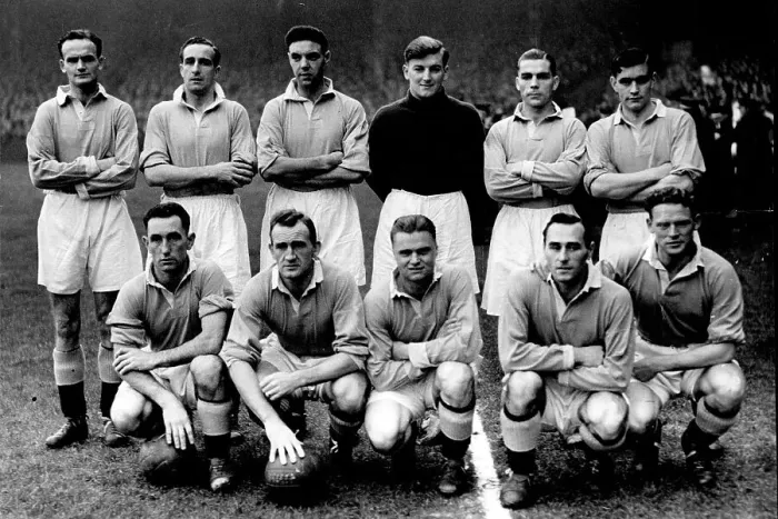 Framed Print : Manchester City Team group in 1949 Framed Print : Manchester City Team group in 1949