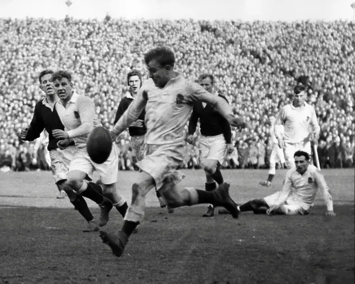 Framed Print : Micky Steele-Bodger in play during Scotland v England match at Murrayfield 1948 Framed Print : Micky Steele-Bodger in play during Scotland v England match at Murrayfield 1948