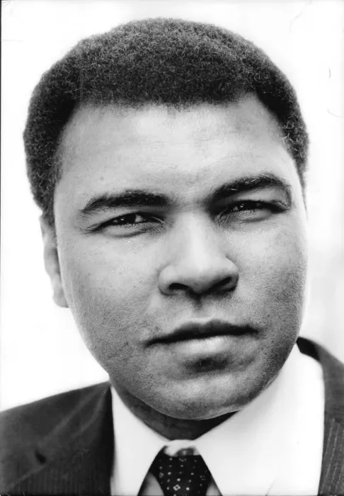 Framed Print : Muhammad Ali in 1984 Framed Print : Muhammad Ali in 1984