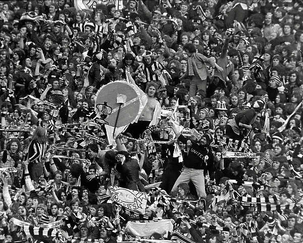 Newcastle United fans 1974 during the semi final