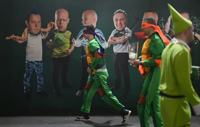 Framed Print : The Paddy Power PDC World Darts Championships 2024. Alexandra Palace