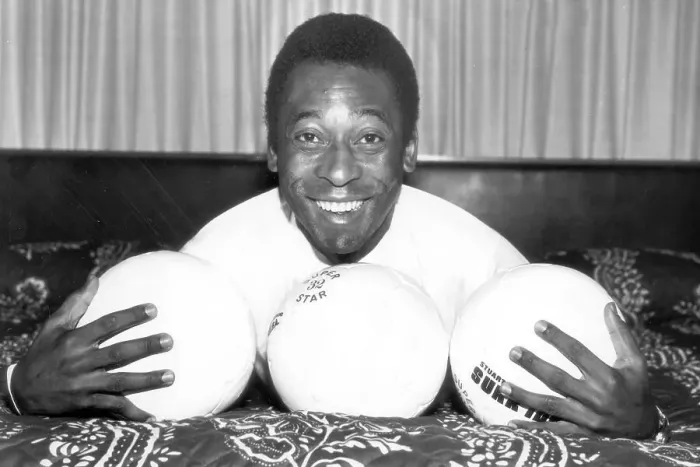 Framed Print : Pele in 1982 Framed Print : Pele in 1982