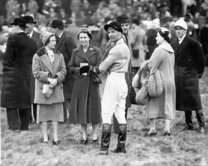 Framed Print : Queen Elizabeth II, Princess Margaret and the Queen Mother talk to Devon Loch's jockey, Dick Francis just before the race Framed Print : Queen Elizabeth II, Princess Margaret and the Queen Mother talk to Devon Loch's jockey, Dick Francis just before the race