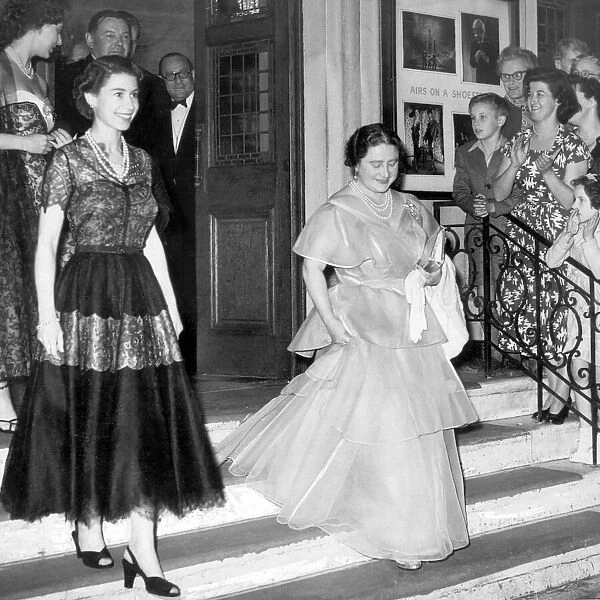 Queen Elizabeth II and the Queen Mother in 1954