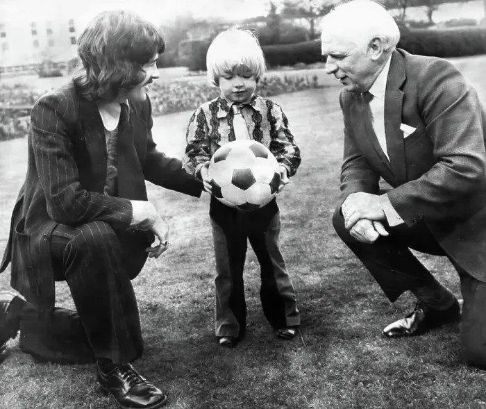 Framed Print : Raich Carter junior, with father Horatio Raich Carter, former Sunderland FC captain and Bobby Kerr, the Sunderland team captain 1973 Framed Print : Raich Carter junior, with father Horatio Raich Carter, former Sunderland FC captain and Bobby Kerr, the Sunderland team captain 1973