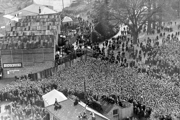 Framed Print : A record crowd of over 120, 000 gather outside the Crystal Palace ground in South London for a view of the 1913 FA Cup Final between Aston Villa and Sunderland Framed Print : A record crowd of over 120, 000 gather outside the Crystal Palace ground in South London for a view of the 1913 FA Cup Final between Aston Villa and Sunderland