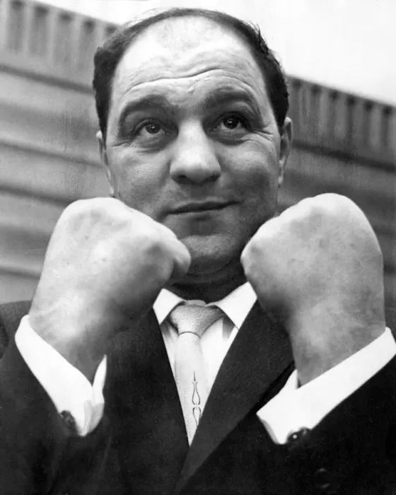 Framed Print : Rocky Marciano undefeated former heavyweight champion of the world, arriving in London Framed Print : Rocky Marciano undefeated former heavyweight champion of the world, arriving in London