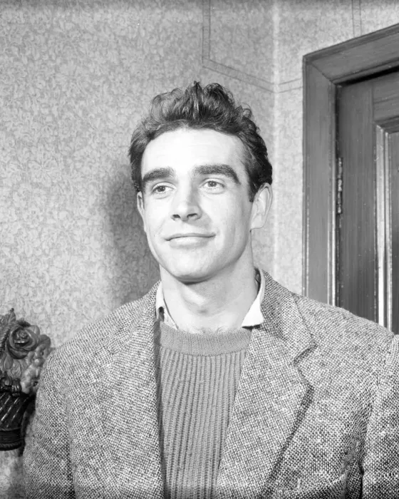 Framed Print : Sean Connery in 1957 Framed Print : Sean Connery in 1957