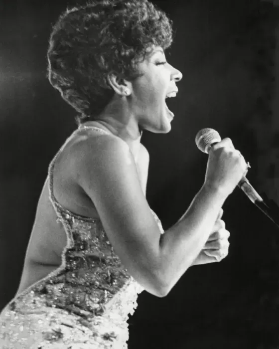 Framed Print : Shirley Bassey Framed Print : Shirley Bassey