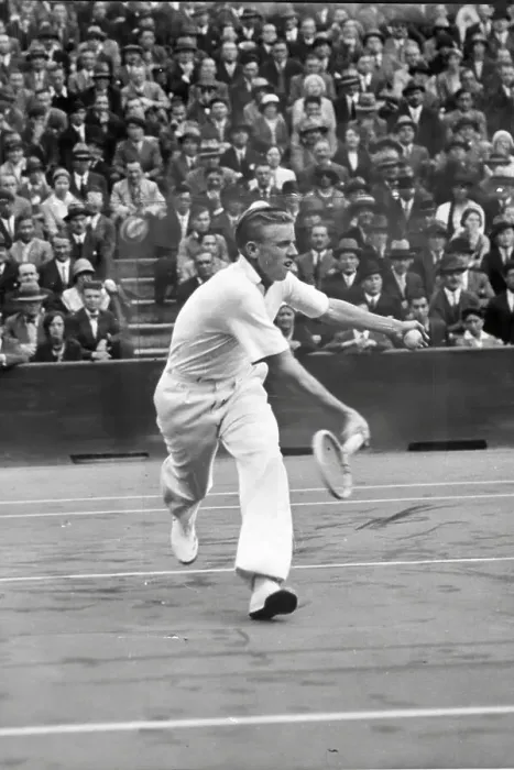Framed Print : Sidney Wood, US Tennis Player in action against Austin at the Stad Roland Garros Paris Framed Print : Sidney Wood, US Tennis Player in action against Austin at the Stad Roland Garros Paris