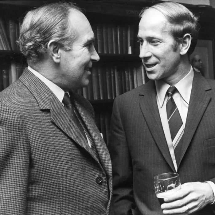 Framed Print : Sir Alf Ramsey with Bobby Charlton 1970 Framed Print : Sir Alf Ramsey with Bobby Charlton 1970