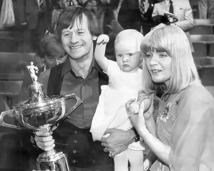 Framed Print : Snooker player Alex Higgins with his family Framed Print : Snooker player Alex Higgins with his family