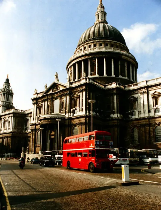 Framed Print : St Pauls Cathedral with red London double decker bus