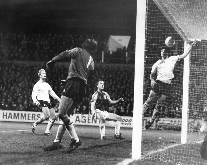 Framed Print : Steve Perryman is beaten by David Cross's chip Football League Cup Quarter final:West Ham v Tottenham 1-0 Framed Print : Steve Perryman is beaten by David Cross's chip Football League Cup Quarter final:West Ham v Tottenham 1-0
