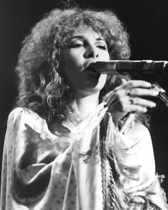 Framed Print : Stevie Nicks of Fleetwood Mac in 1980 Framed Print : Stevie Nicks of Fleetwood Mac in 1980