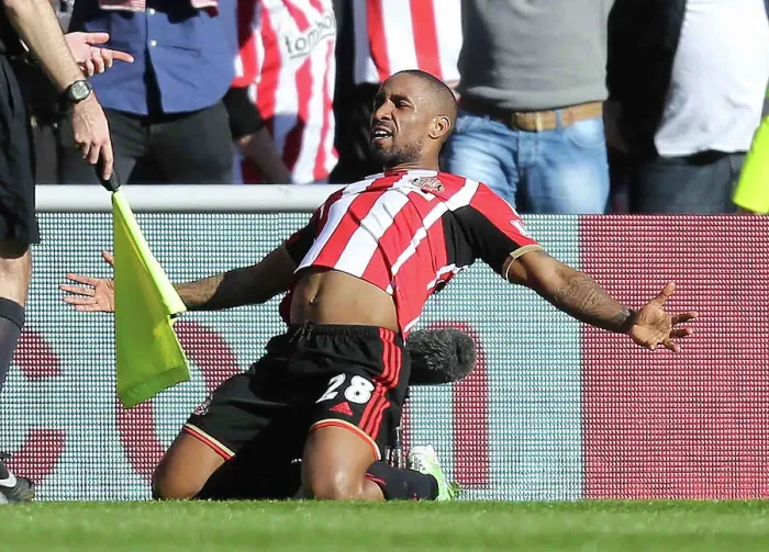 Framed Print : Sunderland's Jermain Defoe after scoring the winner against Newcastle