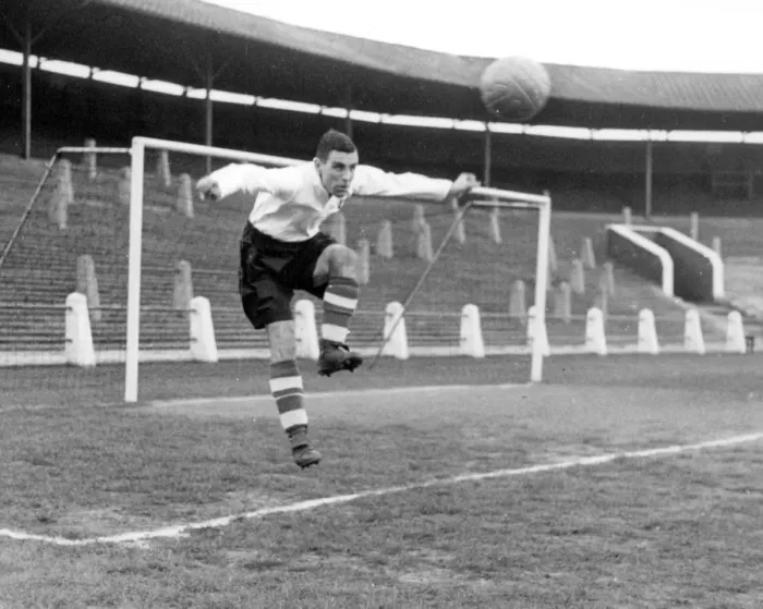 Framed Print : Tom Smith, Preston North End F. C. footballer in 1938 Framed Print : Tom Smith, Preston North End F. C. footballer in 1938