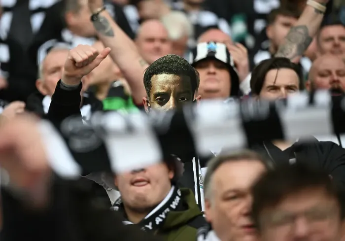 Framed Print : Toon Fans at Carabao Cup final 2025, Wembley. Liverpool 1 v Newcastle 2