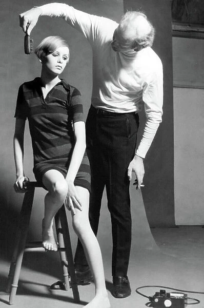 Twiggy at a photo-shoot